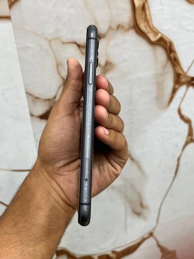 iPhone 11 Non Pta jv