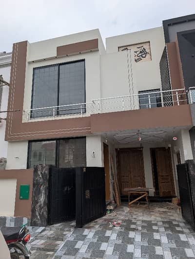 5 Marla Ultra Modern House for Sale Bahria Nasheman Lahore