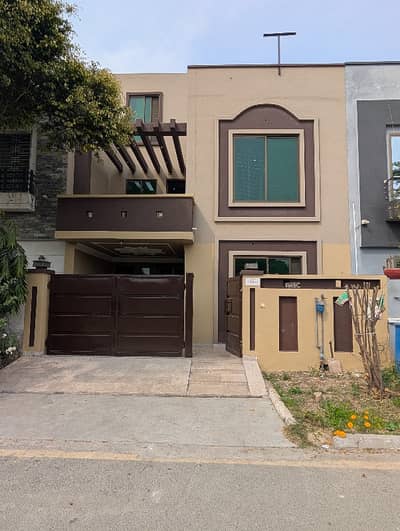 5 Marla Used House For Sale With Gas Meter Installed Bahria Nasheman Lahore