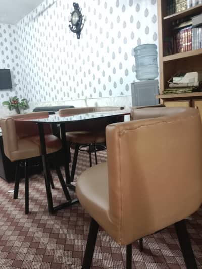 4 Seater Dining Table | 03325900007 | RS. 18,000