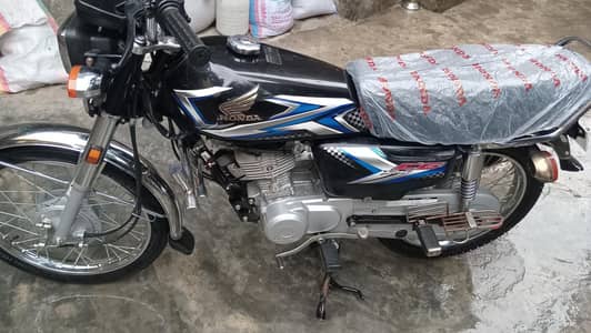 honda cg125 new metar reading4500 tyre new urgent sale