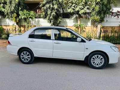 Mitsubishi 2005 GLX mint condition