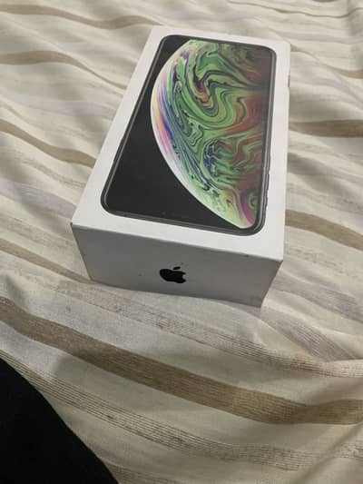 Xs max black colour with box and cable 64gb battery health74% factory