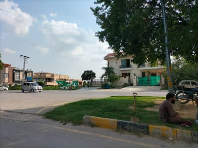 600sqyd House for sale in F-10/3 Islamabad