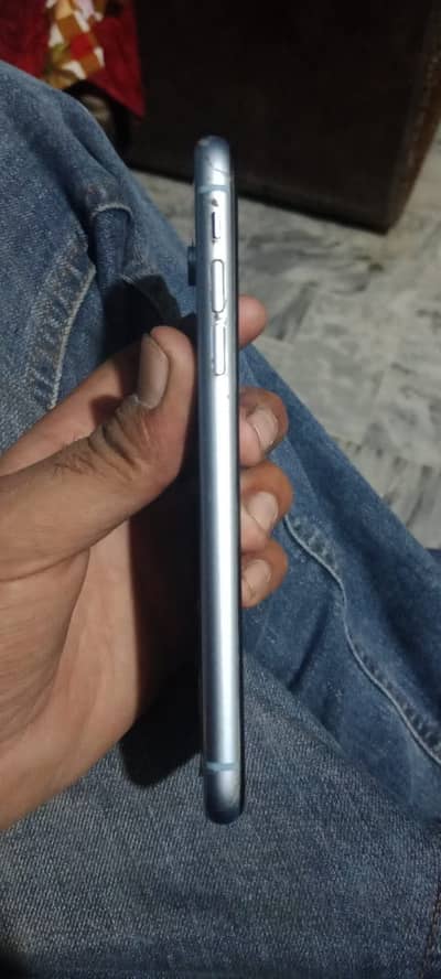 iphone XR NoN PTA Bettry 100% change hai Memory 256 True Tone On hai