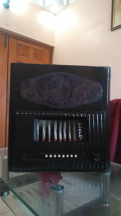 Vintage Murphy valved base radio 1940s