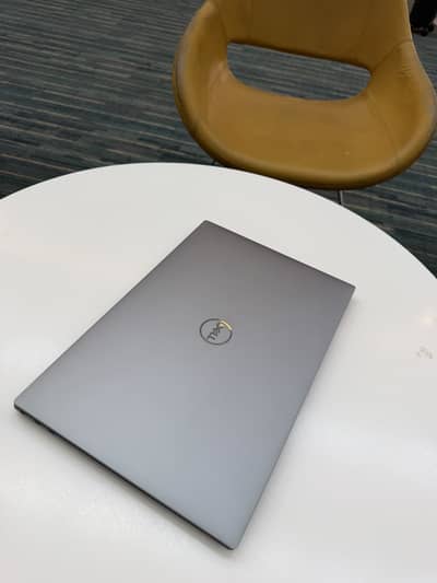 Dell Precision 5570 Core i9 12th gen 8gb Rtx