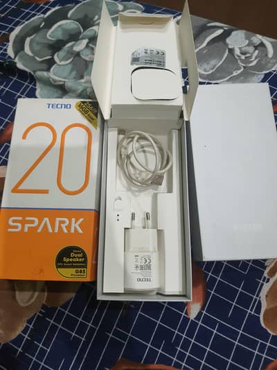 tecno spark 20 with box and charger 16/256gb memory