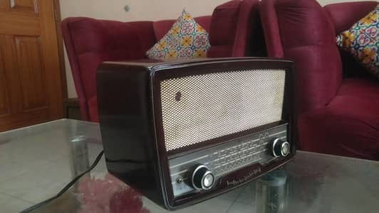 vintage Philips valved based radio 1940 Germany