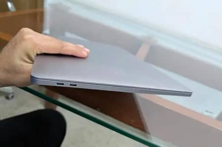 Apple MacBook Pro M2