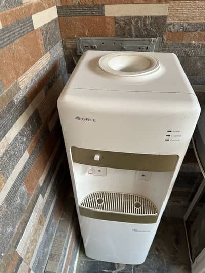 GREE DISPENSER WHATSAPP: 03363299154