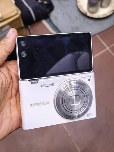 Samsung MV900F Digital Camera