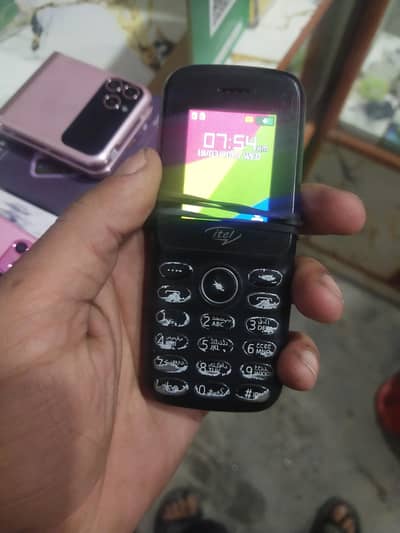 offical pta ha mobile with charger har 03269486527 jis na lana wo call