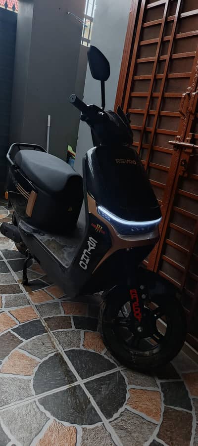 ELECTRIC A 11 SCOOTY