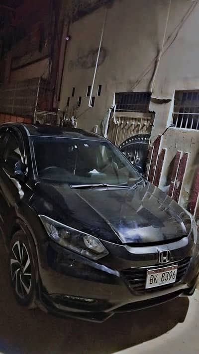 Honda vezel 2017 model