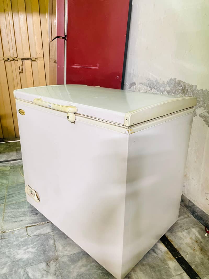 waves deep freezer 0