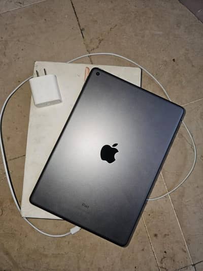 ipad 8_ios 26.4_box-charger-book cover_60 fps pubg_32gb