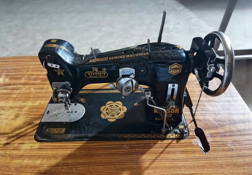 Ralson sewing machine 0