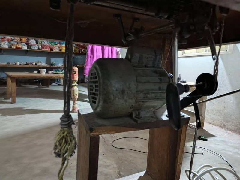 Ralson sewing machine 4