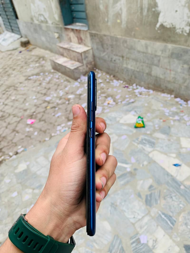 camon 12 4