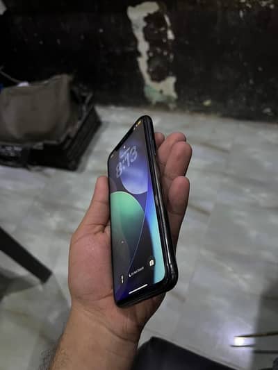 iPhone 11pro max 64 gb factory unlock sim working both