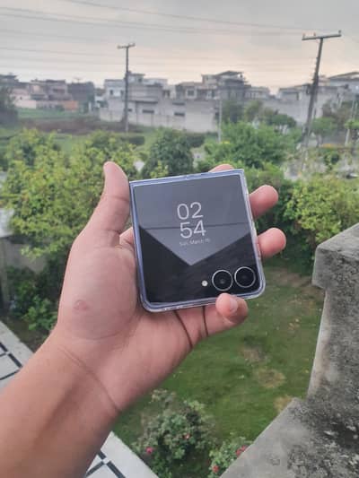 sumsung galaxy z flip 7 12/512 gb all ok just minor white dot urgent