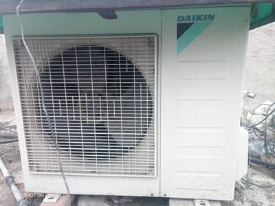 2 ton Daikin split Ac