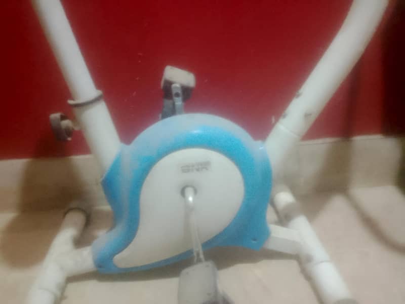 manual cycle exercise machine 1