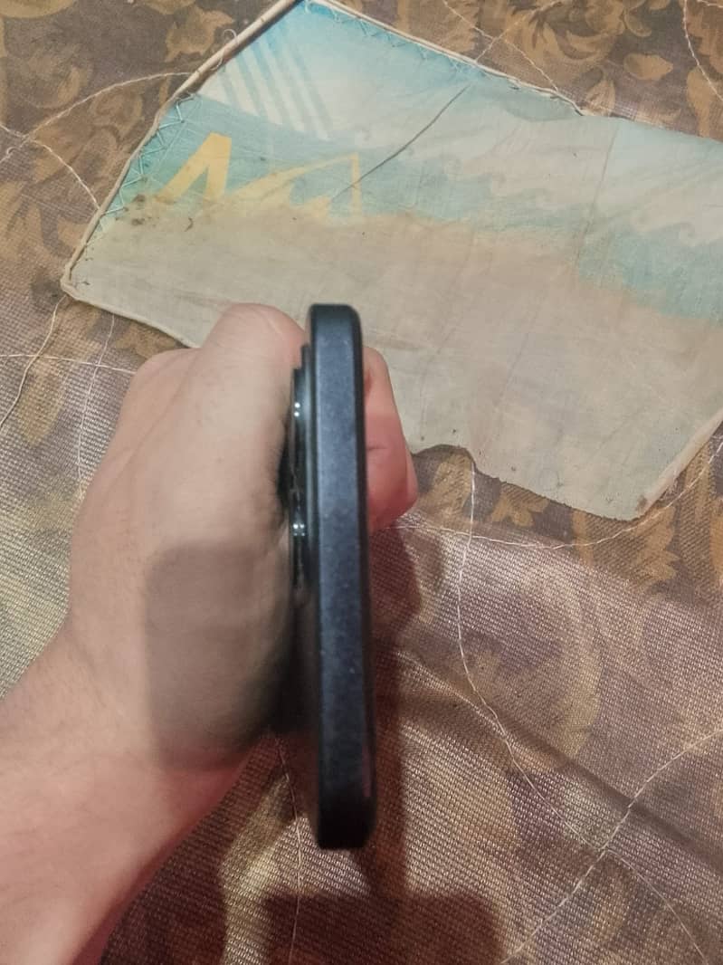 Realme C53 4