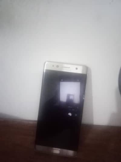 Samsung ka panel ha edge wala