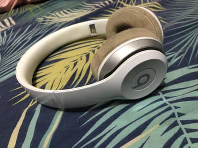 Beats original solo 2 good condition