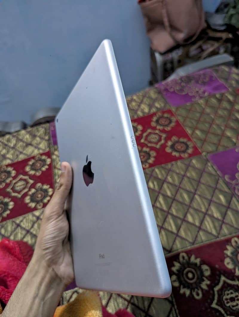 iPad 7th Generation 2