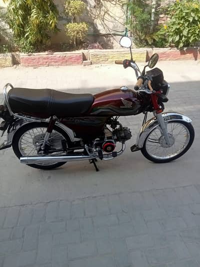 Honda CD 70 2023