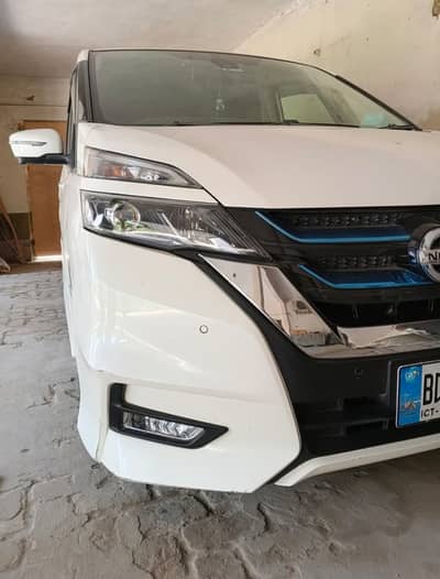 Nissan Serena 2018