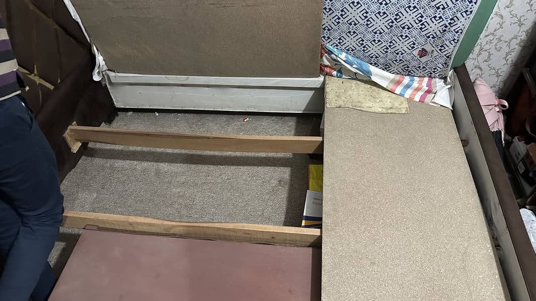 Bed with single side table 3