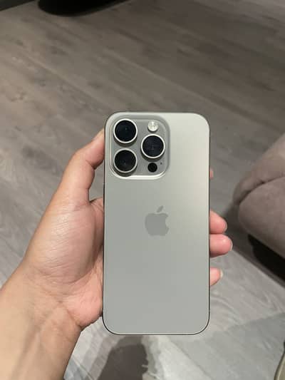 15 Pro WITH BOX (128GB, PTA, 10/10)