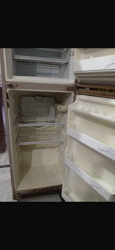 Dawlance medium size fridge