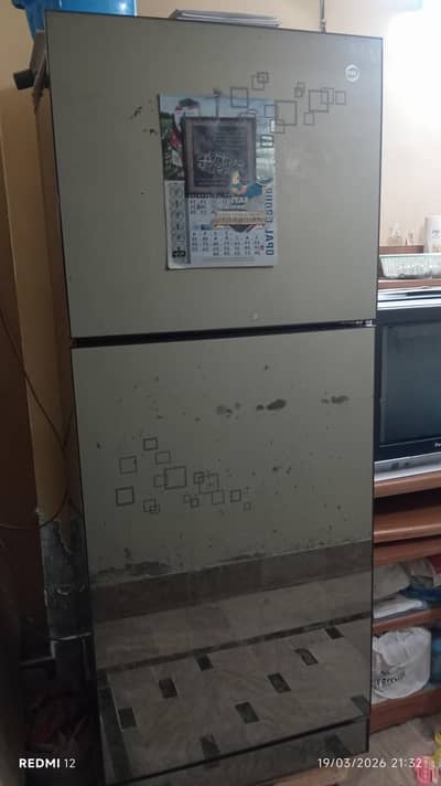 Glass door pel fridge mnit condition