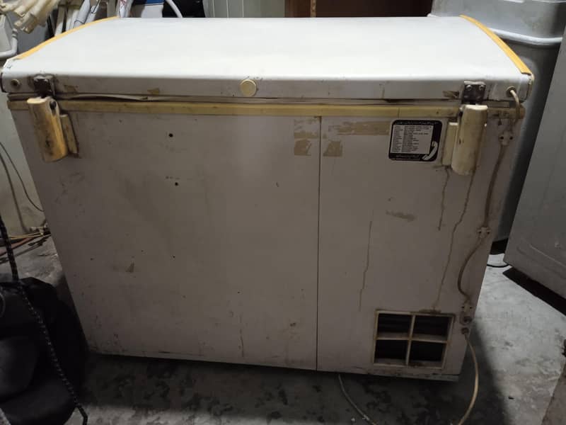 Dawlance Defreezer 4