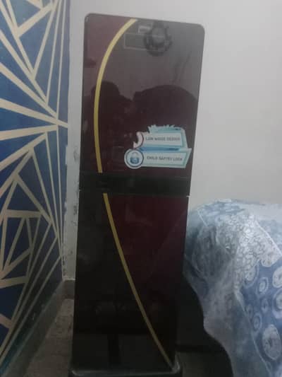 Homage Water Dispenser  condition like a new