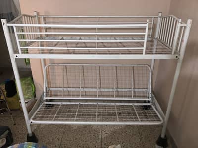 Metal bed frame