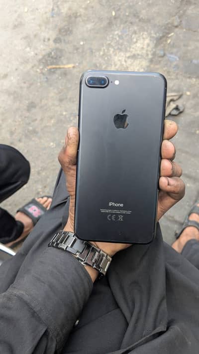 I Phone 7 plus 128 gp 10 by 9 ha water pack ha battery helt 76 ha