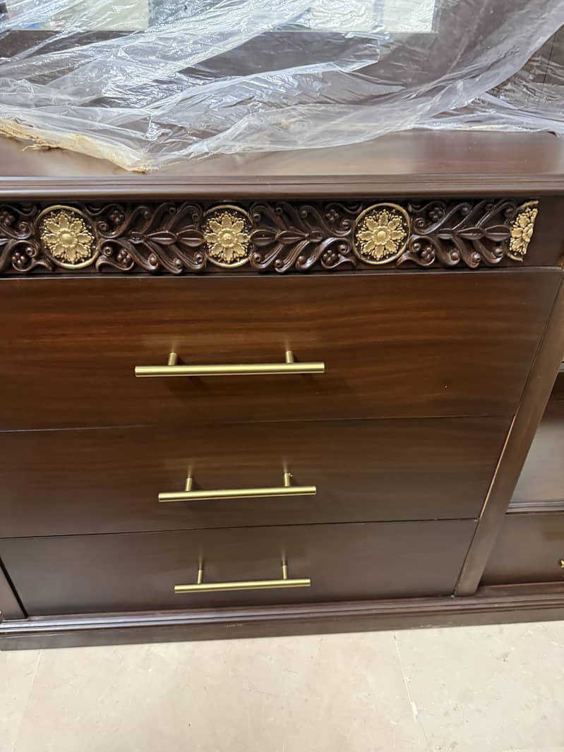 Dressing console 4