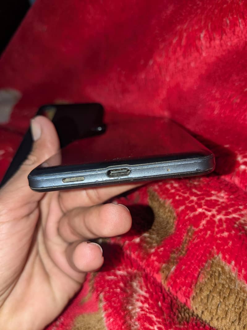 Aquos Zero 5g Basic 4