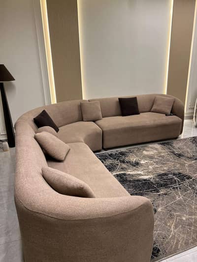 9 seater L-shaped sofa set.