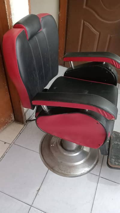 new kursi hai shop ke liye li thi per shop Nahin bane 