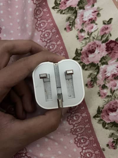 iPhone Adapter fast 20w price kam hojay ge