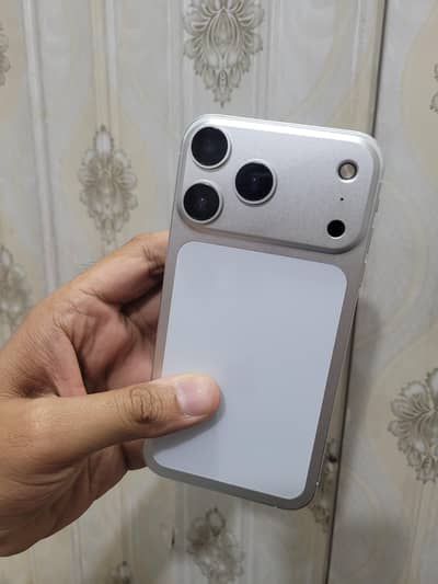 Iphone 11 Mdm sim working And XR Convert 17 pro