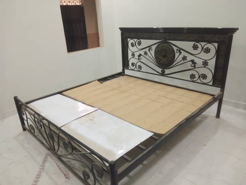 iron bed 2
