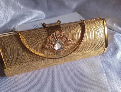 Goldenl metal clutch with long chain